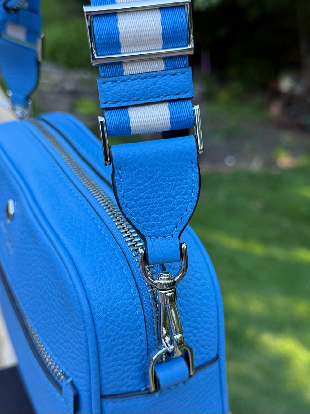 kate spade pebble leather small crossbody in tide pool blue - Picture 4 of 5